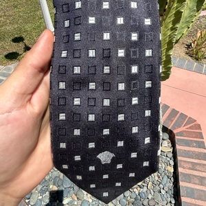 VERSACE Black And White 100% Silk Tie